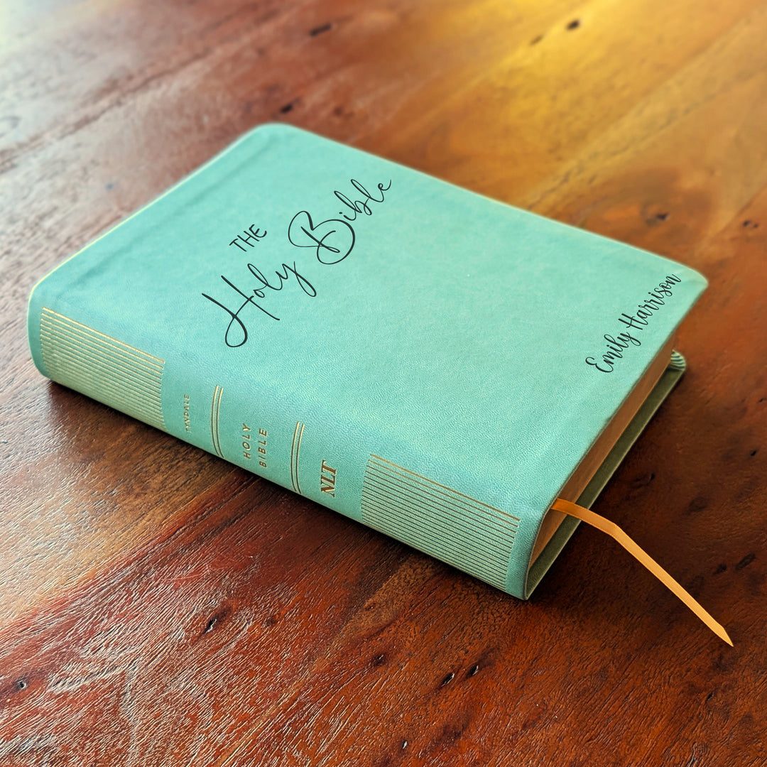 Biblia de estudio NLT personalizada – Verde salvia | Nombre de la Santa Biblia