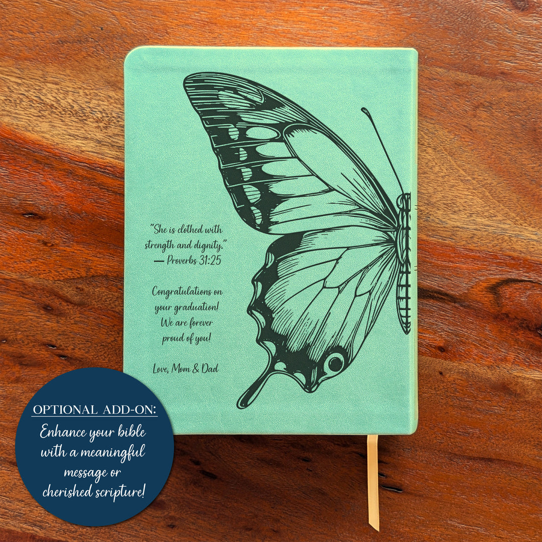 Biblia de Diario NLT Personalizada – Verde Salvia | Mariposa Grande