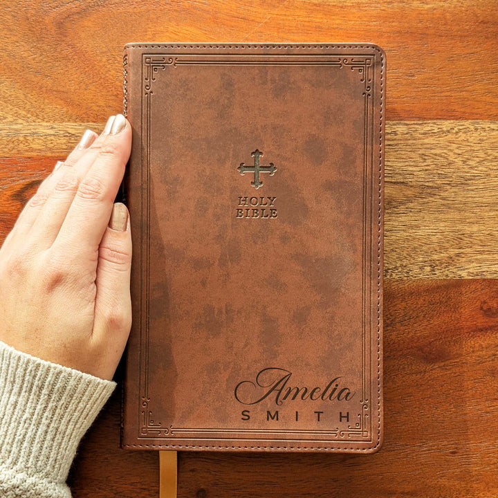 Biblia NVI Personalizada para Niños - Rosa | Nombre grabado
