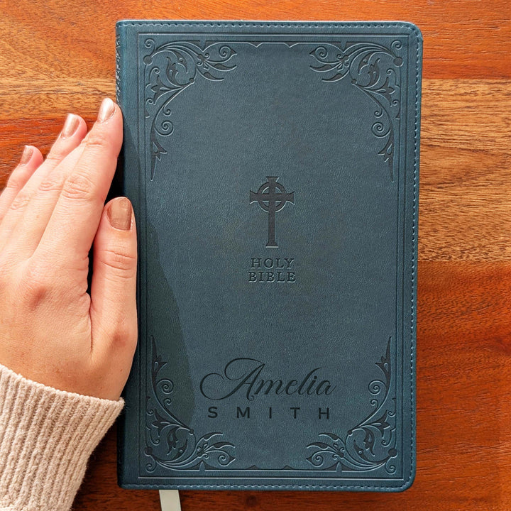 Biblia NVI Personalizada para Niños - Rosa | Nombre grabado