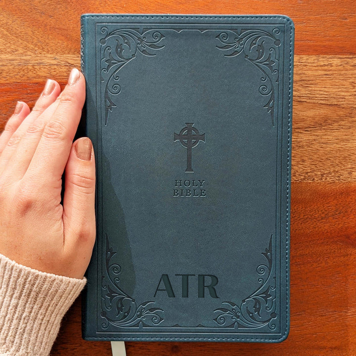 Biblia NVI Personalizada para Niños - Rosa | Nombre grabado