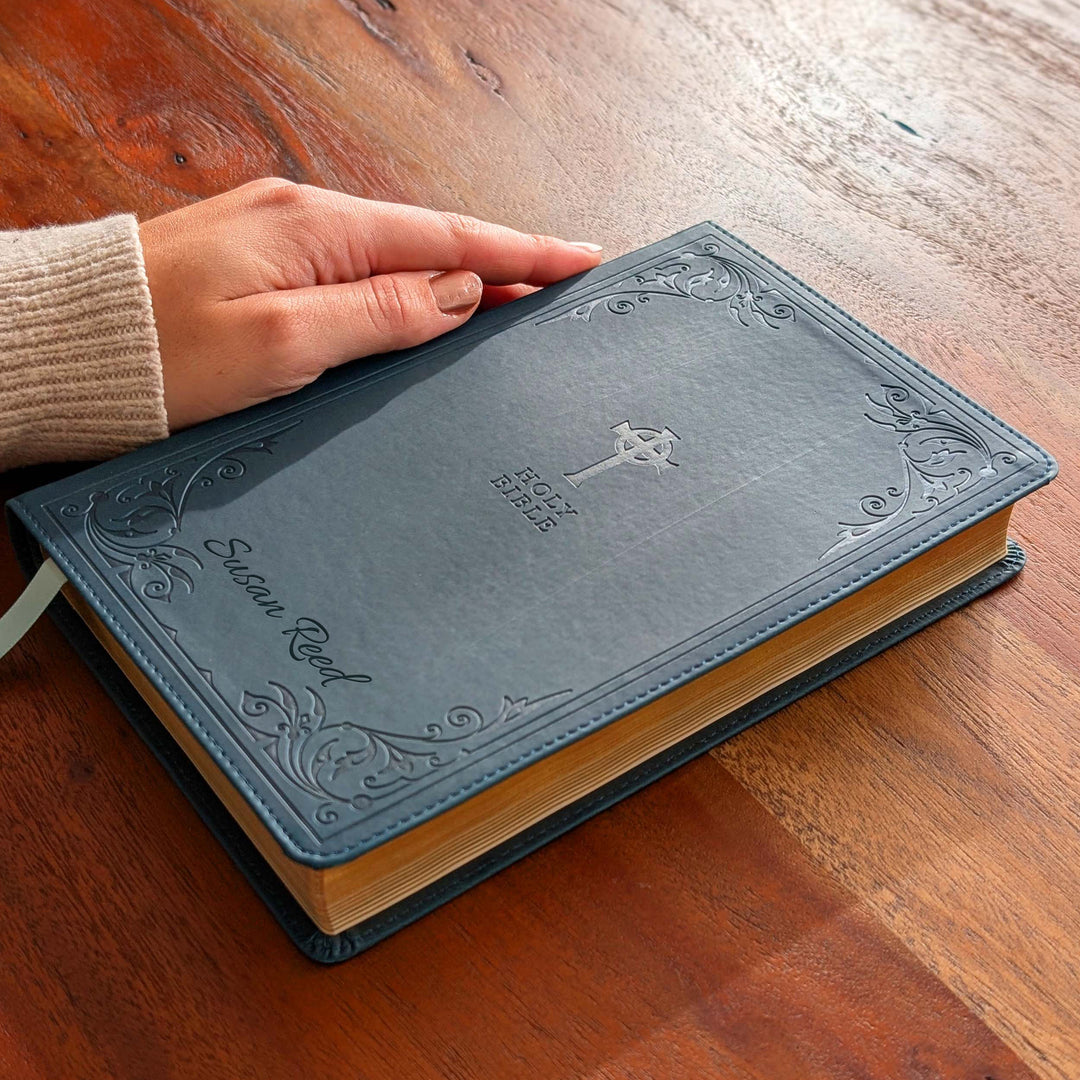 Biblia NVI Personalizada para Niños - Rosa | Nombre grabado