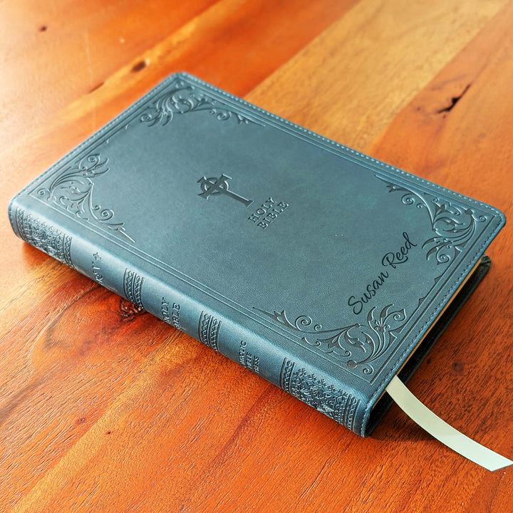 Biblia NVI Personalizada para Niños - Rosa | Nombre grabado