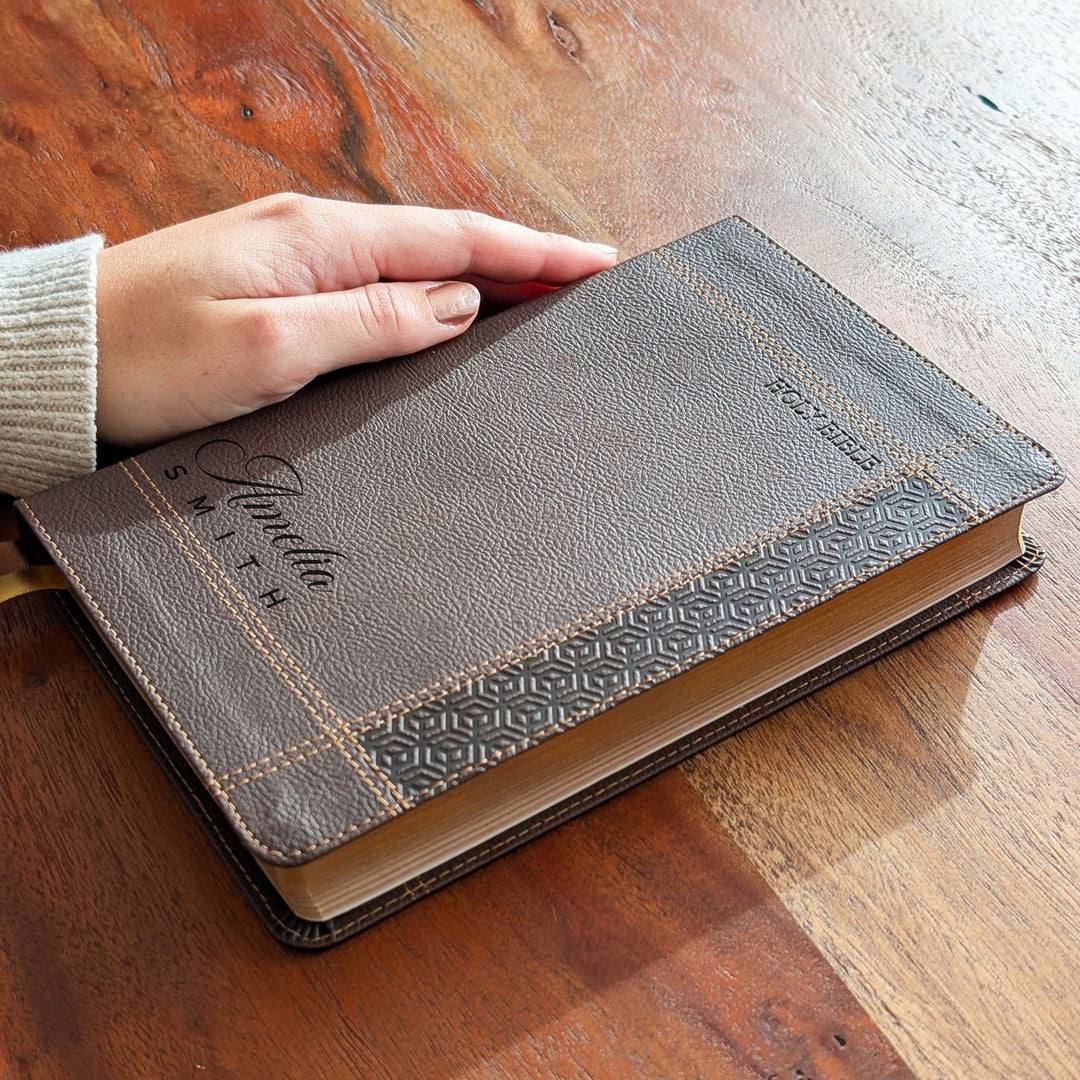 Biblia NVI Personalizada para Niños - Rosa | Nombre grabado
