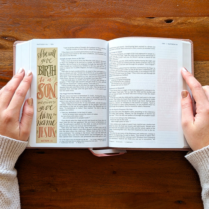 Biblia NVI Personalizada para Niños - Rosa | Nombre grabado