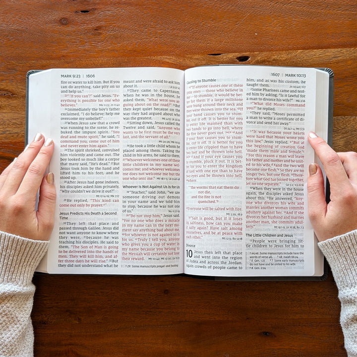 Biblia NVI Personalizada para Niños - Rosa | Nombre grabado