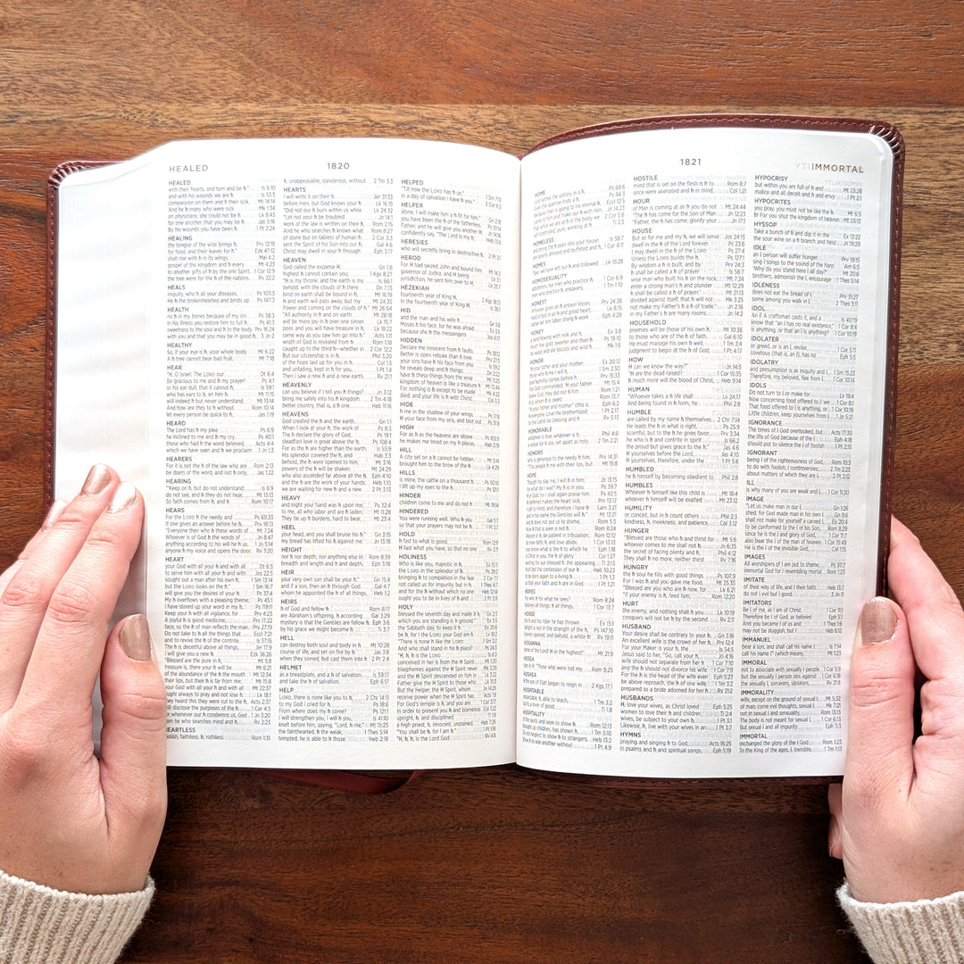 Biblia con letra súper gigante ESV personalizada – Borgoña | Girasol