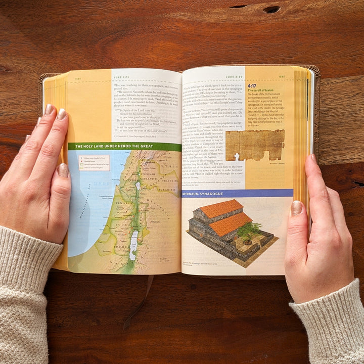 Biblia NVI Personalizada para Niños - Rosa | Nombre grabado