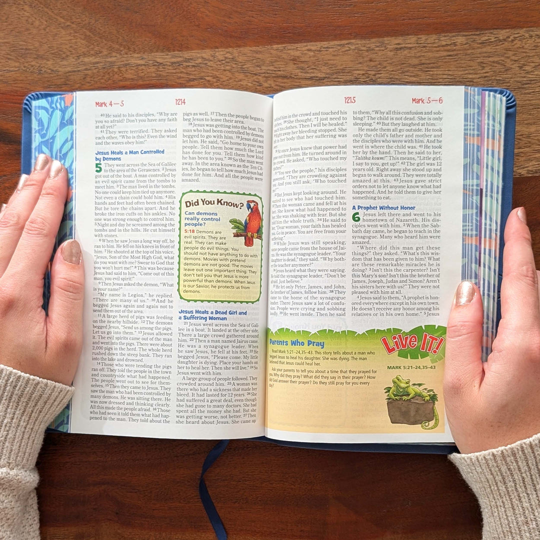 Personalized NIrV Kids Adventure Bible – Blue, Turtle | Name Version 02