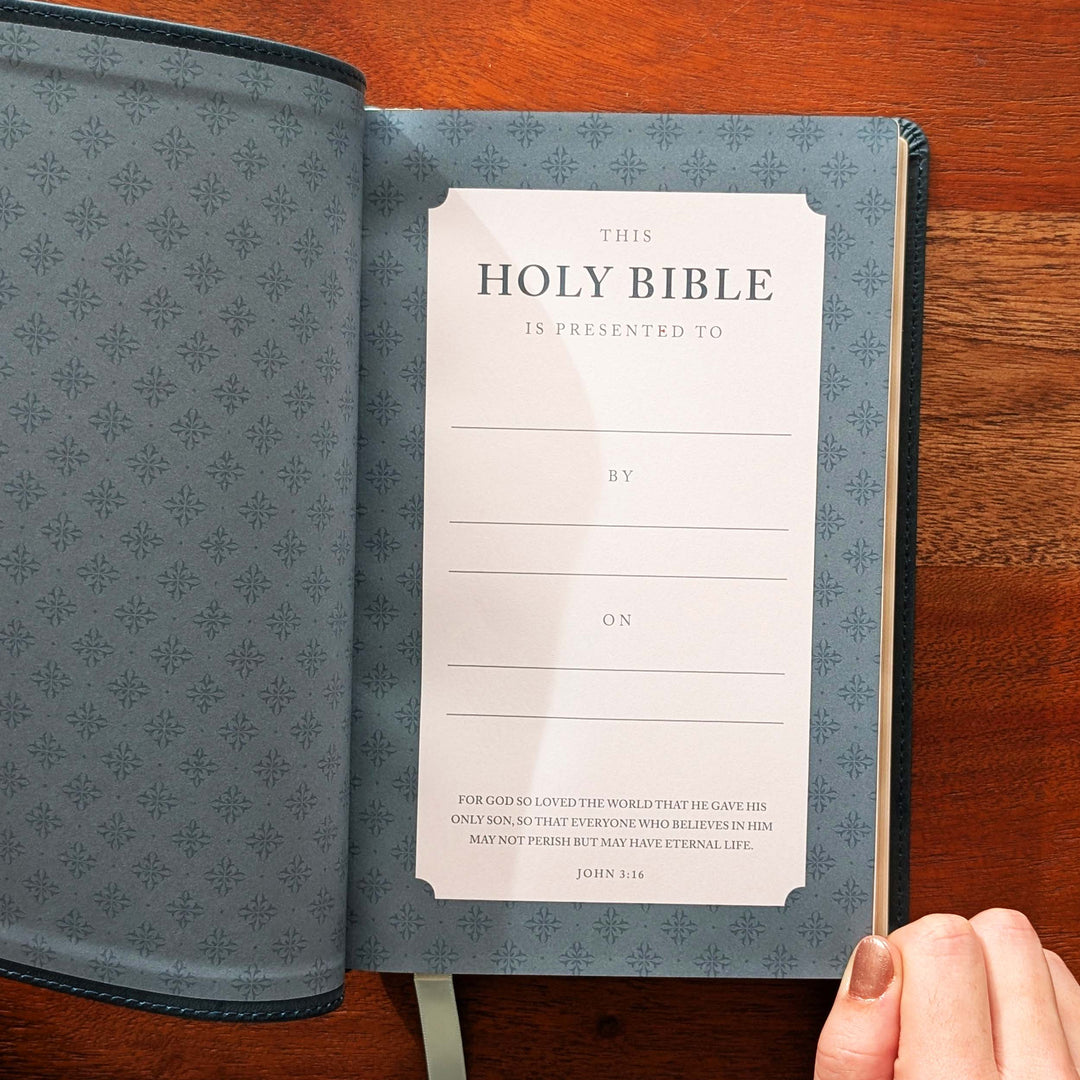 Biblia NVI Personalizada para Niños - Rosa | Nombre grabado