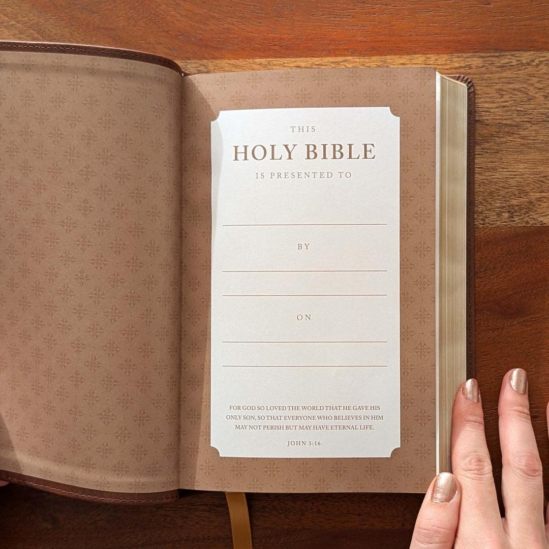 Biblia NVI Personalizada para Niños - Rosa | Nombre grabado