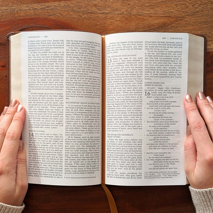 Biblia NVI Personalizada para Niños - Rosa | Nombre grabado