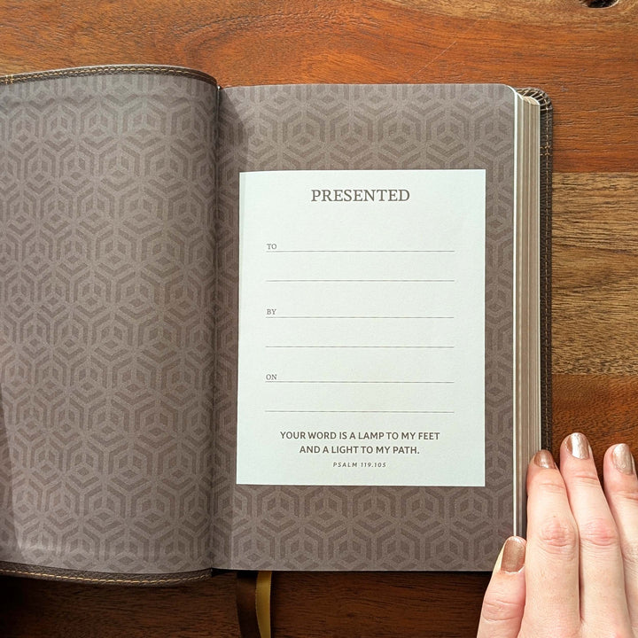 Biblia NVI Personalizada para Niños - Rosa | Nombre grabado