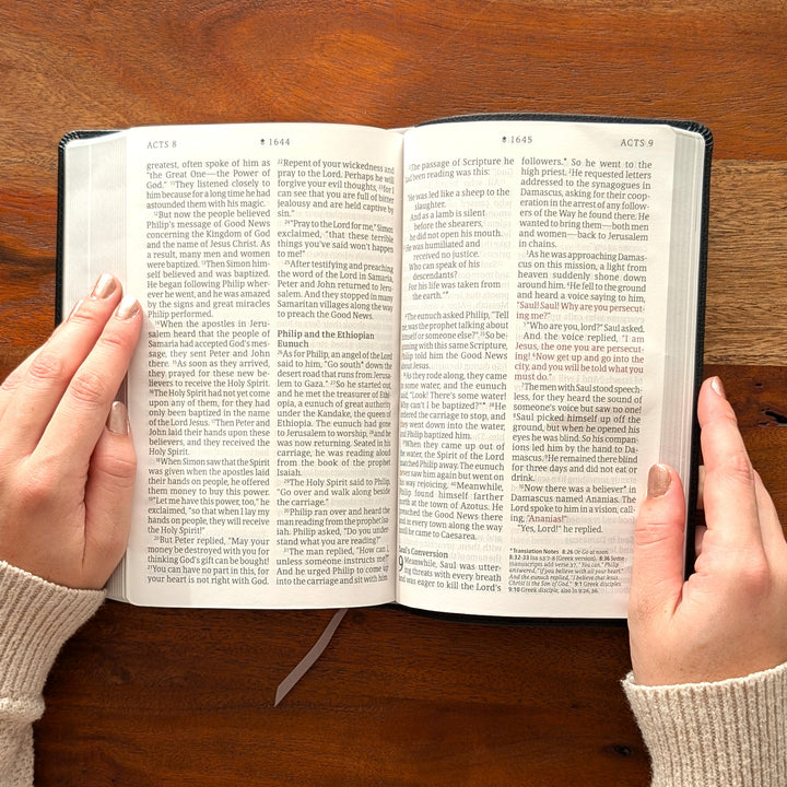 Biblia con letra súper gigante ESV personalizada – Borgoña | Girasol